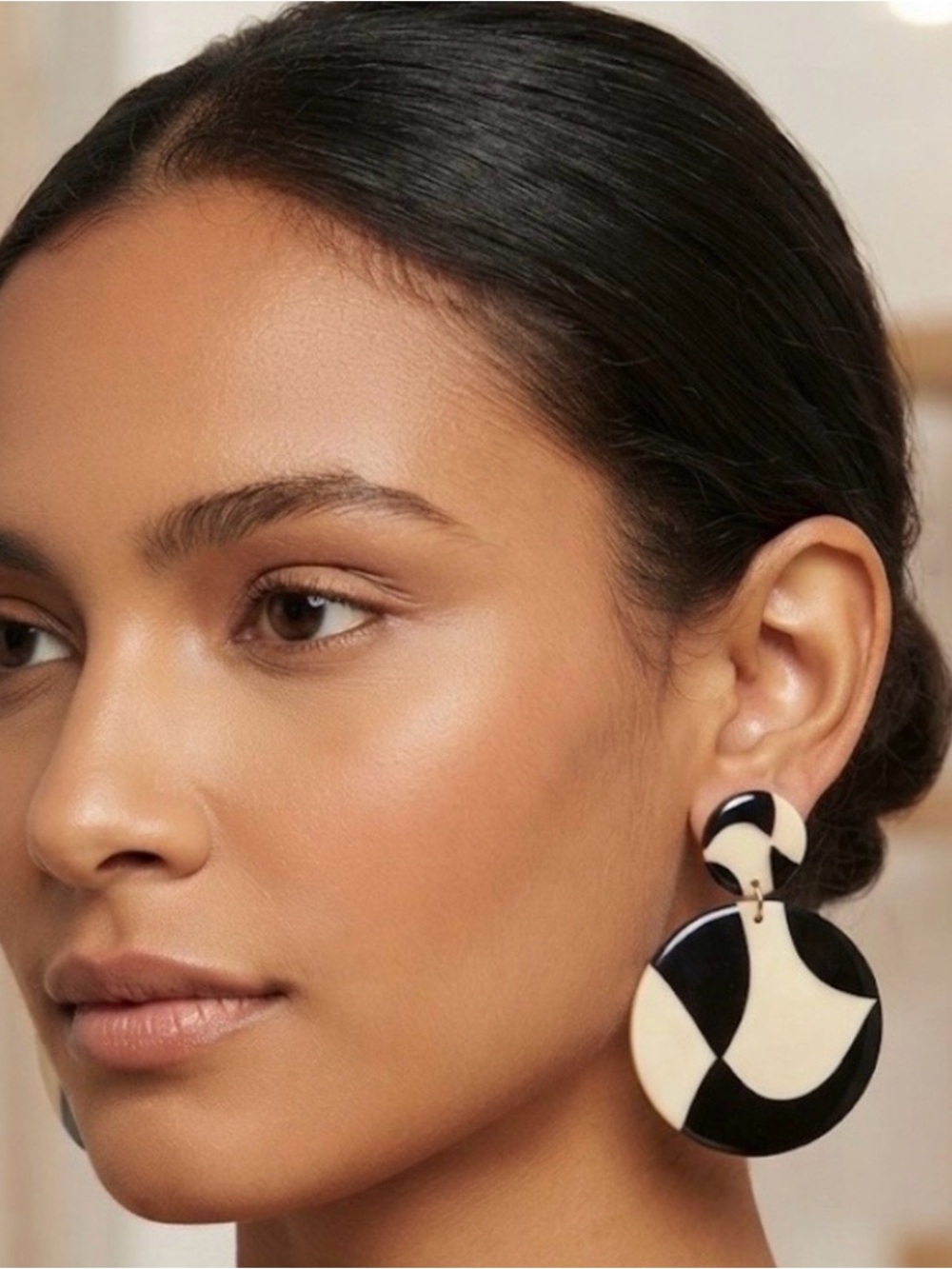 Stunning RETRO Black and Cream Geometric Drop Earrings -